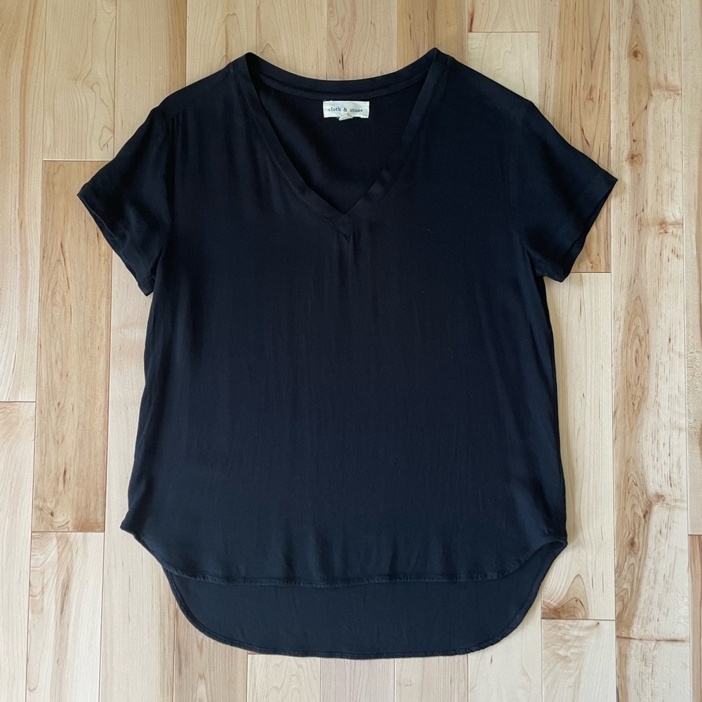 Cloth & Stone Black V-Neck Short Sleeve Tee